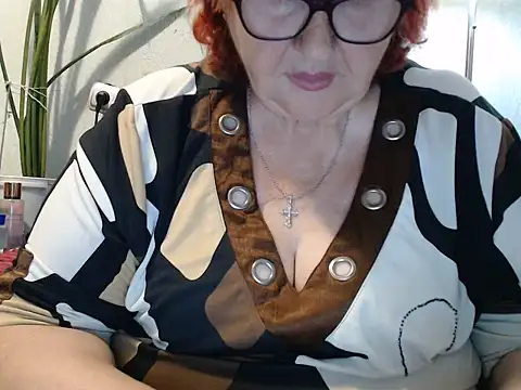 Snapshot of DeniseeRosea chatting on June 20, 10:37 pm DeniseeRosea online show from June 20, 10:37 pm
