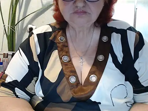 Snapshot of DeniseeRosea chatting on June 19, 6:03 pm DeniseeRosea online show from June 19, 6:03 pm
