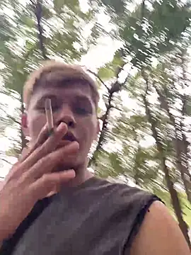 izan 20 online show from March 13, 8:25 pm