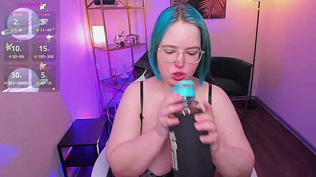 Manic pixie  online show from May 31, 3:29 pm
