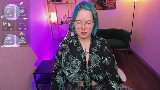 Manic pixie  online show from May 23, 3:33 pm