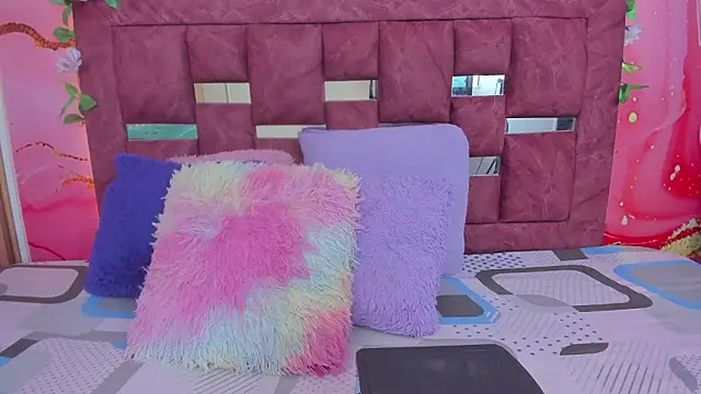 scarlett  evans  online show from March 16, 6:21 pm