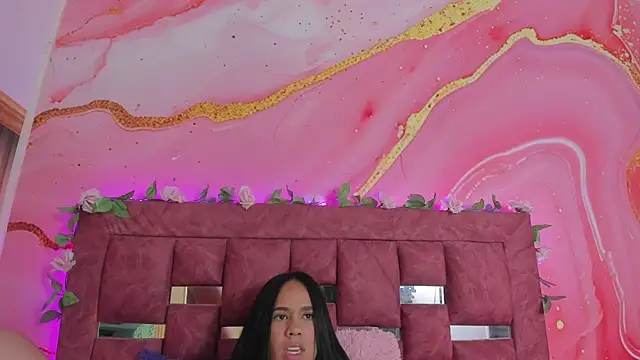 scarlett  evans  online show from November 24, 6:19 pm