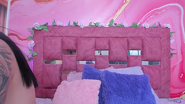 scarlett  evans  online show from November 12, 6:12 pm