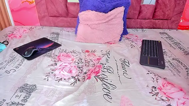 Snapshot of scarlett__evans_ chatting on February 16, 6:50 pm scarlett evans online show from February 16, 6:50 pm