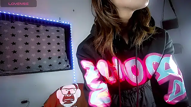 Snapshot of lucyangel_11 chatting on November 16, 7:13 am lucyangel 11 online show from November 16, 7:13 am