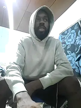 Snapshot of onewinnertee chatting on February 28, 1:49 am onewinnertee online show from February 28, 1:49 am