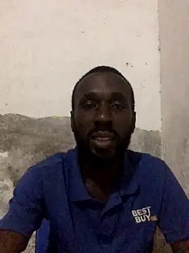 Snapshot of onewinnertee chatting on December 23, 3:17 am onewinnertee online show from December 23, 3:17 am