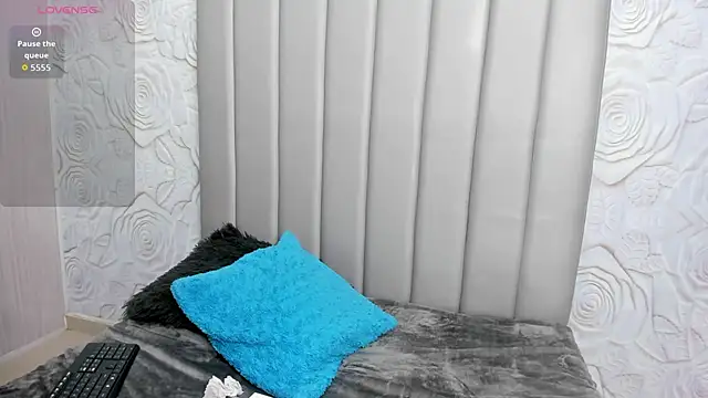 LindaHooker online show from February 5, 6:09 am