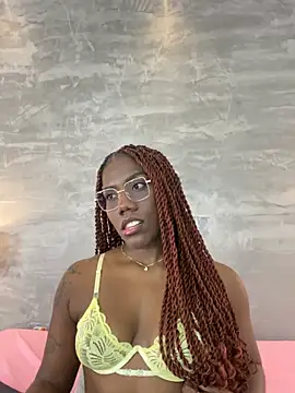 Snapshot of Alaia_Colins chatting on July 17, 1:36 am Alaia Colins online show from July 17, 1:36 am