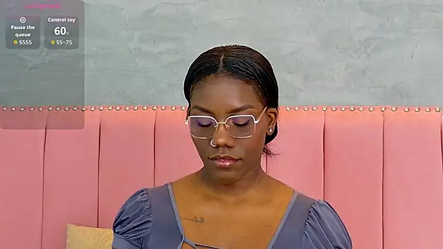 Alaia Colins online show from February 20, 11:39 pm