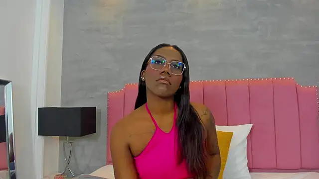 Alaia Colins online show from November 12, 2:59 am