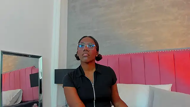 Alaia Colins online show from November 13, 3:43 am