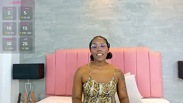 Alaia Colins online show from April 25, 12:57 am