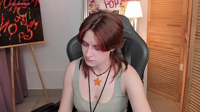 Snapshot of Jiffyyo chatting on February 4, 9:28 am Jiffyyo online show from February 4, 9:28 am