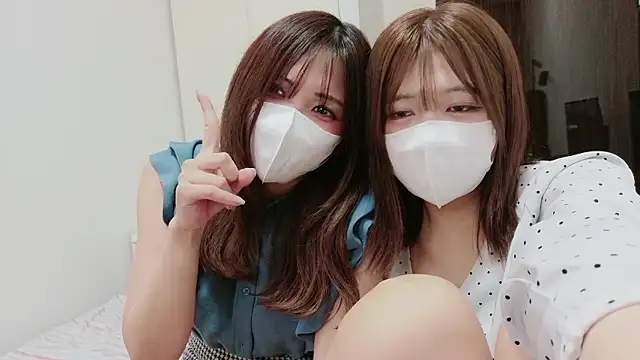 NA-KAREN-V8 online show from June 12, 9:40 am