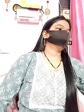 Snapshot of Simran-001 chatting on October 25, 2:07 pm Simran-001 online show from October 25, 2:07 pm