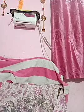 Snapshot of Simran-001 chatting on November 25, 4:18 pm Simran-001 online show from November 25, 4:18 pm