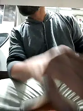 RaviRoy2326 online show from February 2, 5:04 pm