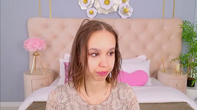 SandraTucker online show from March 21, 2:46 am