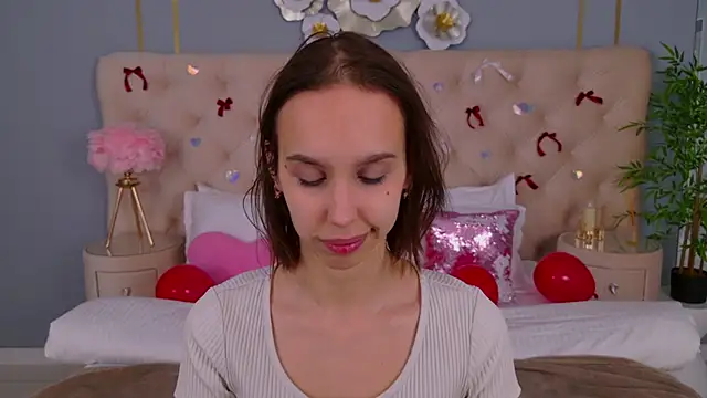 SandraTucker online show from February 9, 2:53 am