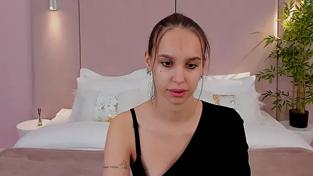 SandraTucker online show from November 7, 3:11 am