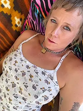 I am babydoll online show from March 26, 5:00 pm