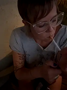 Snapshot of I_am_babydoll chatting on November 16, 12:37 am I am babydoll online show from November 16, 12:37 am