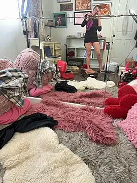 I am babydoll online show from March 6, 10:10 am