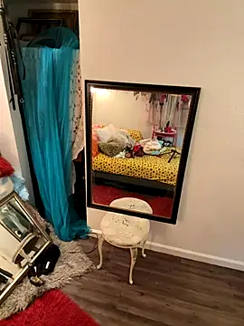 Snapshot of I_am_babydoll chatting on November 9, 5:00 am I am babydoll online show from November 9, 5:00 am