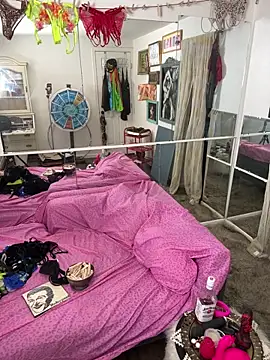 Snapshot of I_am_babydoll chatting on December 16, 10:14 pm I am babydoll online show from December 16, 10:14 pm