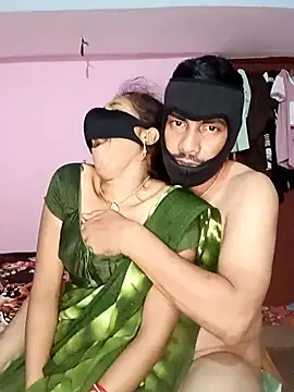 Snapshot of USHA_BHABHI chatting on June 24, 11:24 pm USHA BHABHI online show from June 24, 11:24 pm