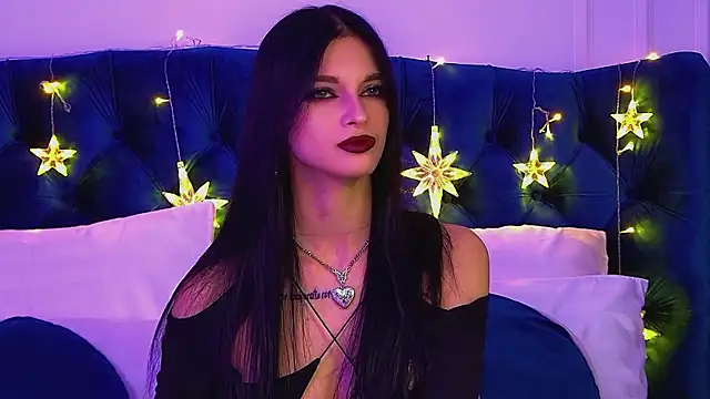 Snapshot of BeverlyMost chatting on December 2, 4:30 pm BeverlyMost online show from December 2, 4:30 pm