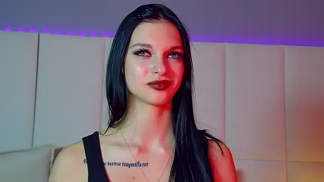 Snapshot of BeverlyMost chatting on February 19, 4:44 pm BeverlyMost online show from February 19, 4:44 pm