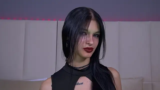 Snapshot of BeverlyMost chatting on February 9, 3:43 am BeverlyMost online show from February 9, 3:43 am