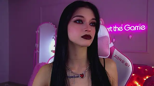 Snapshot of BeverlyMost chatting on December 3, 6:29 pm BeverlyMost online show from December 3, 6:29 pm