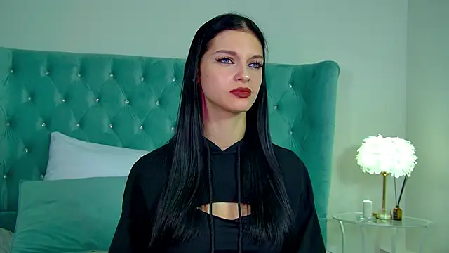 Snapshot of BeverlyMost chatting on February 4, 9:49 am BeverlyMost online show from February 4, 9:49 am