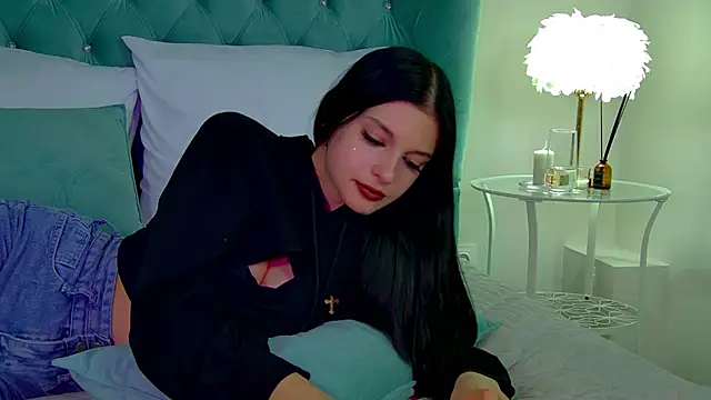 Snapshot of BeverlyMost chatting on February 4, 1:16 pm BeverlyMost online show from February 4, 1:16 pm