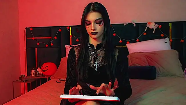 Snapshot of BeverlyMost chatting on October 29, 6:29 pm BeverlyMost online show from October 29, 6:29 pm