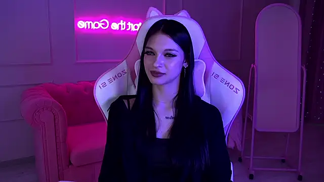 Snapshot of BeverlyMost chatting on February 20, 10:48 am BeverlyMost online show from February 20, 10:48 am