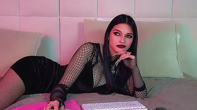 Snapshot of BeverlyMost chatting on November 18, 6:11 pm BeverlyMost online show from November 18, 6:11 pm