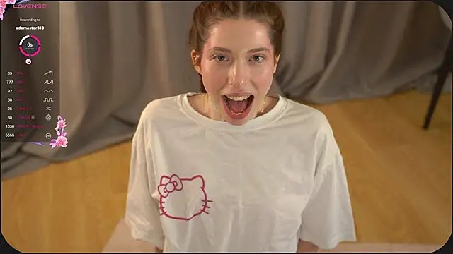 Snapshot of HappyVivy chatting on February 10, 11:04 am HappyVivy online show from February 10, 11:04 am