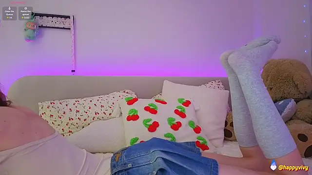 Snapshot of HappyVivy chatting on September 17, 11:07 pm HappyVivy online show from September 17, 11:07 pm