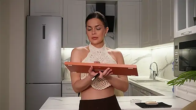 Snapshot of Sofa_01 chatting on December 5, 2:37 pm Sofa 01 online show from December 5, 2:37 pm