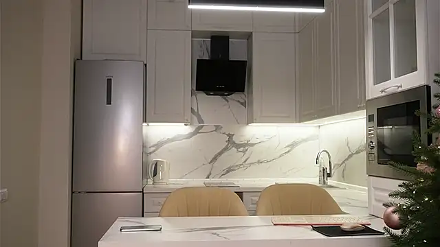 Sofa 01 online show from January 7, 2:44 pm