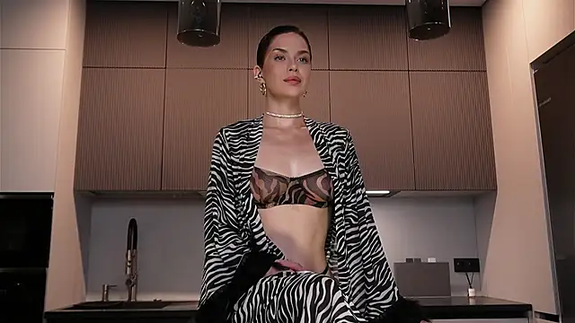 Sofa 01 online show from February 25, 3:12 pm