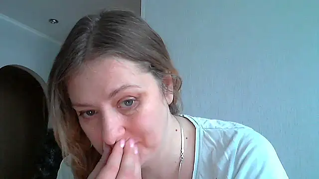 Snapshot of WriterInna44 chatting on February 11, 10:14 am WriterInna44 online show from February 11, 10:14 am