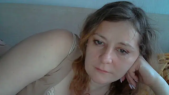 Snapshot of WriterInna44 chatting on February 23, 11:44 am WriterInna44 online show from February 23, 11:44 am