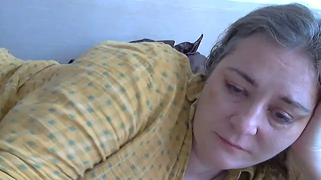 Snapshot of WriterInna44 chatting on February 26, 10:16 am WriterInna44 online show from February 26, 10:16 am