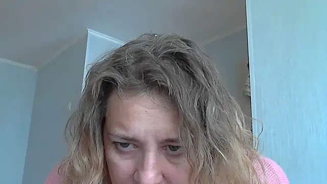 Snapshot of WriterInna44 chatting on March 1, 8:13 am WriterInna44 online show from March 1, 8:13 am